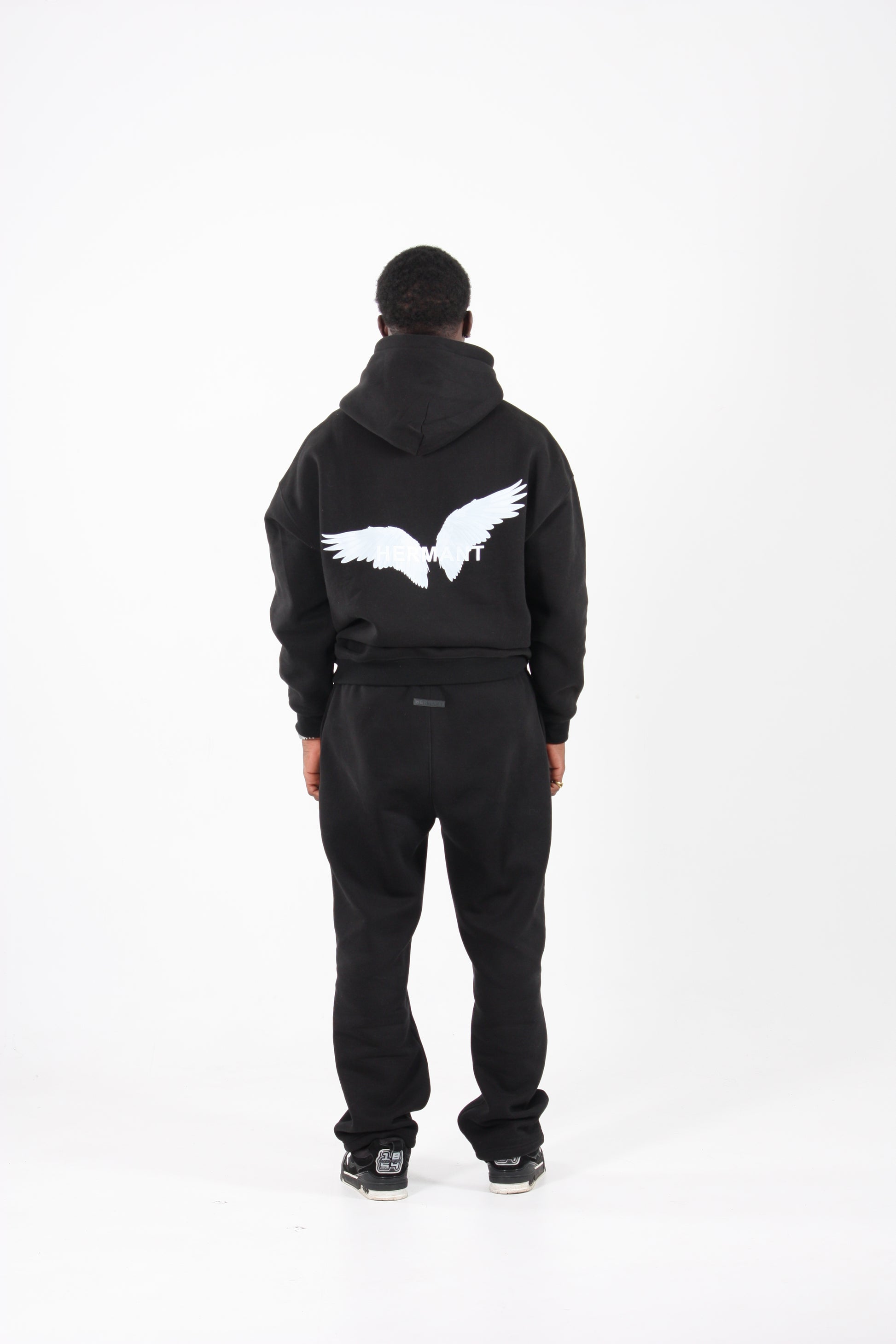 HMT WING BLACK HOODIE